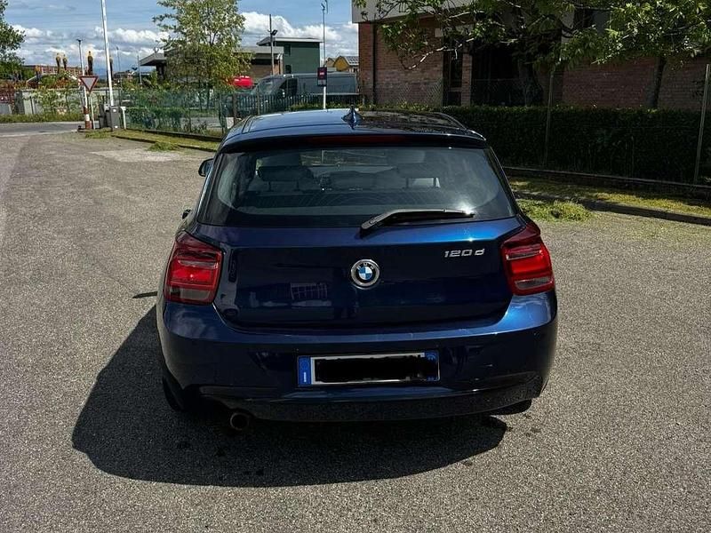 Usata BMW 120 190 CV (139 kW) 2011 Blu/azzurro Utilitaria