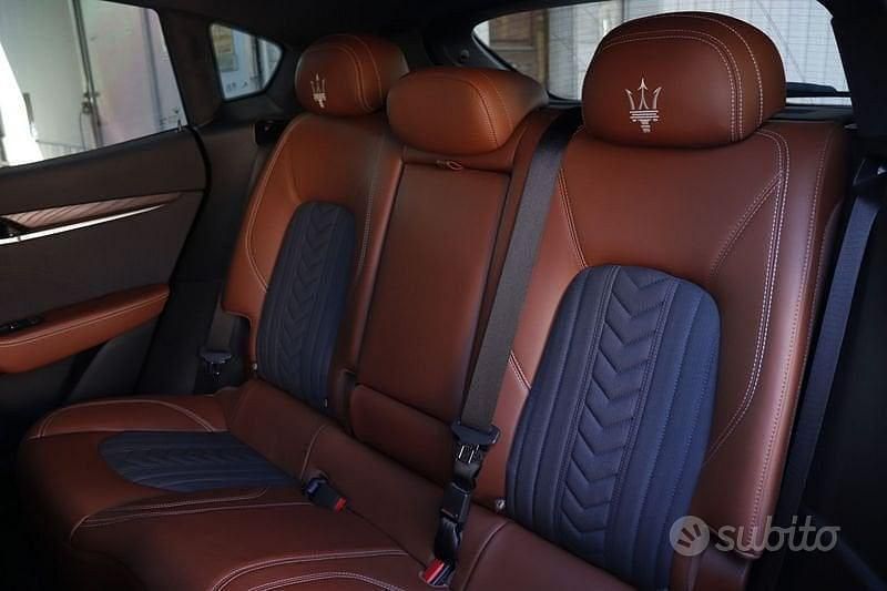 Usata Maserati Levante GranLusso 275 CV (202 kW) 2018 Blu SUV