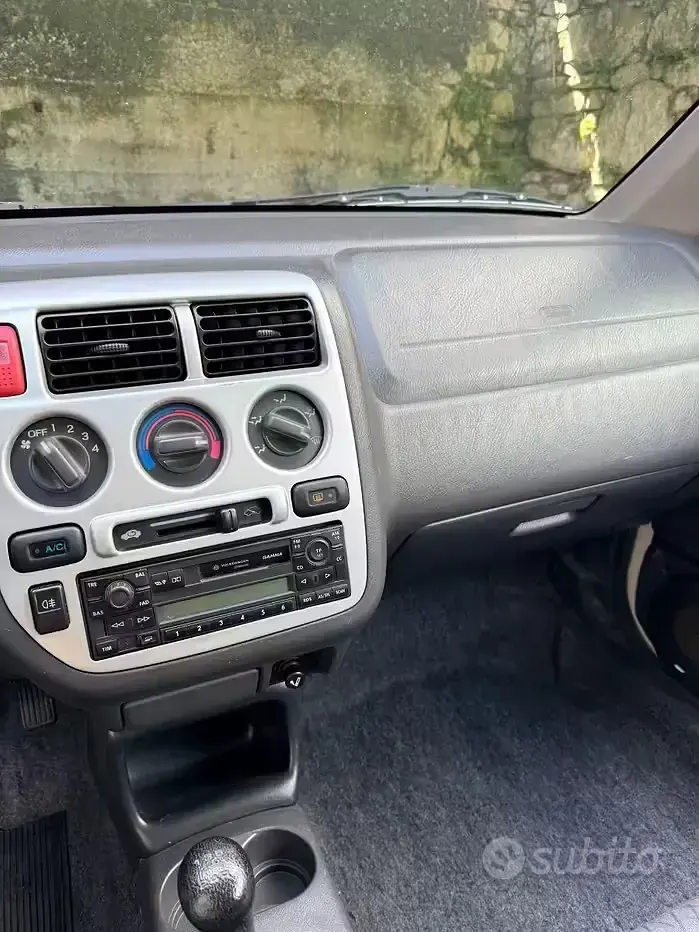 Usata Honda Logo 65 CV (47 kW) 2001 Bianco Utilitaria