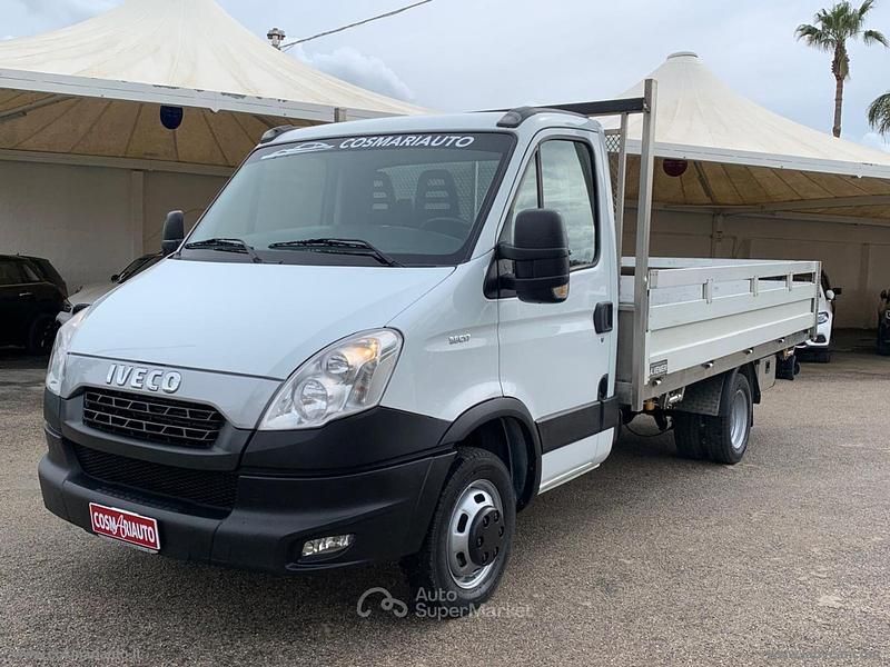 Usata Iveco Daily 170 CV (125 kW) 2012 Bianco pastello Furgone