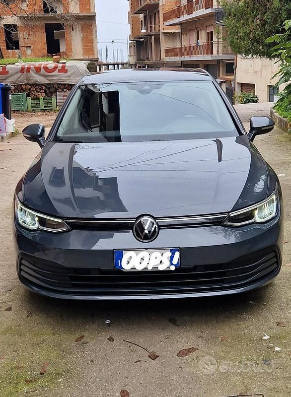 Usata 2020 VW Golf Tre volumi | 21.000 € (Cara) - Immagine 1/4