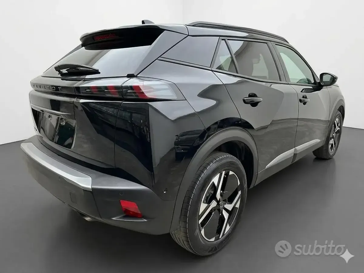 Usado Peugeot 2008 Allure+ 101 HP (74 kW) 2025 Preto SUV