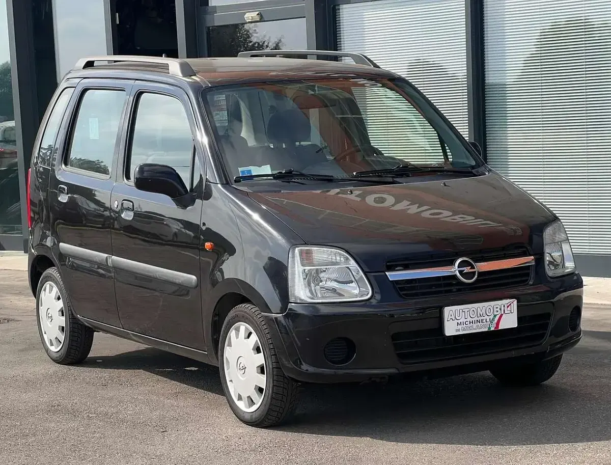 Usata Opel Agila Club 75 CV (55 kW) 2005 Nero Monovolume