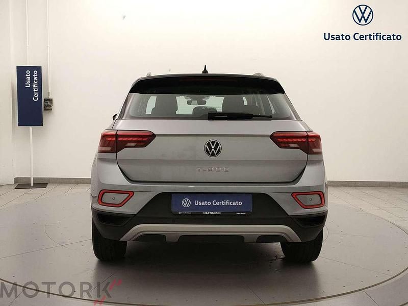 Käytetty VW T-Roc Life 110 HP (80 kW) 2023 Hopea Katumaasturi