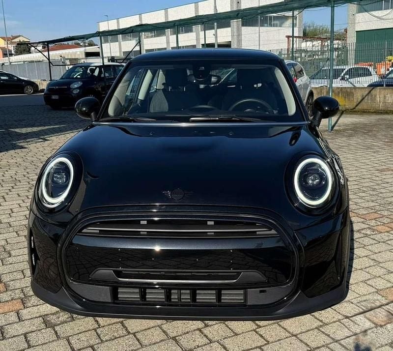 Usata Mini Cooper Premium Plus 136 CV (100 kW) 2024 Nero Utilitaria