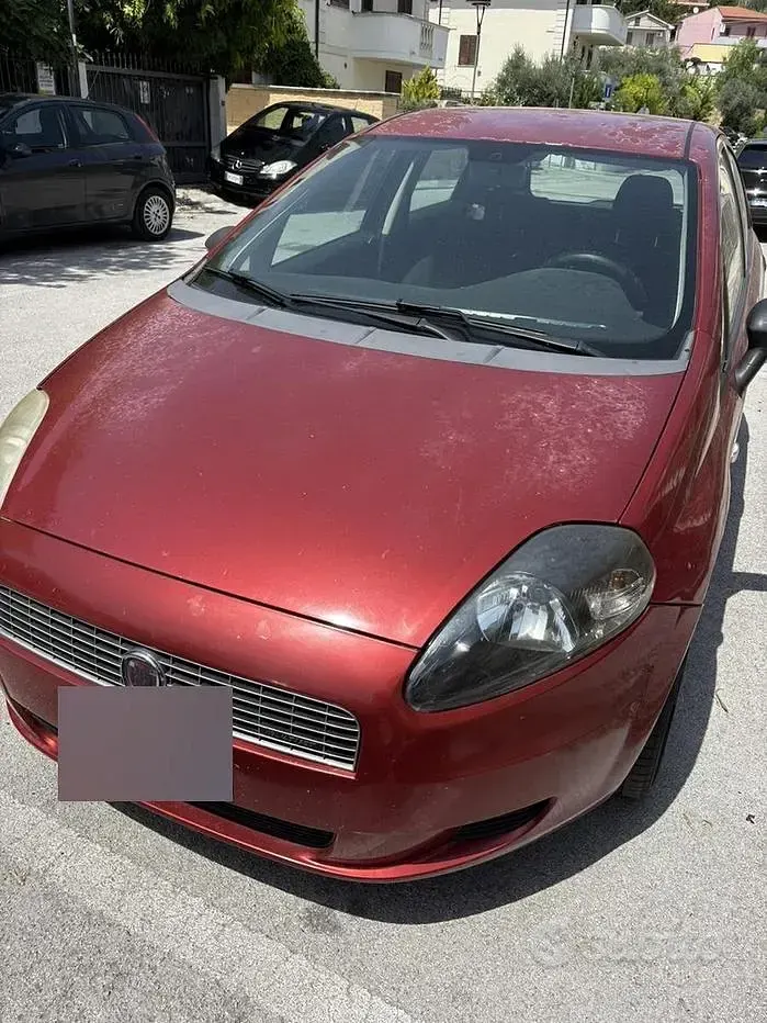 Usata Fiat Grande Punto 75 CV (55 kW) 2007 Rosso Utilitaria