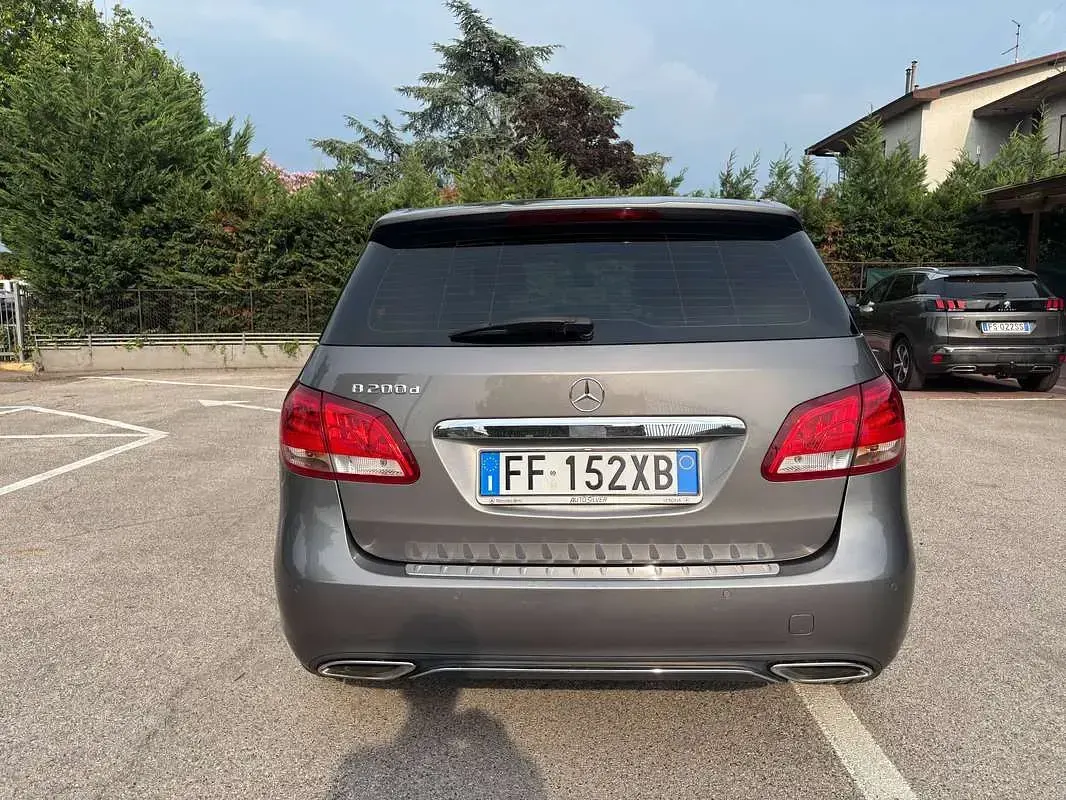 Usata Mercedes B200 Premium 136 CV (100 kW) 2016 Utilitaria