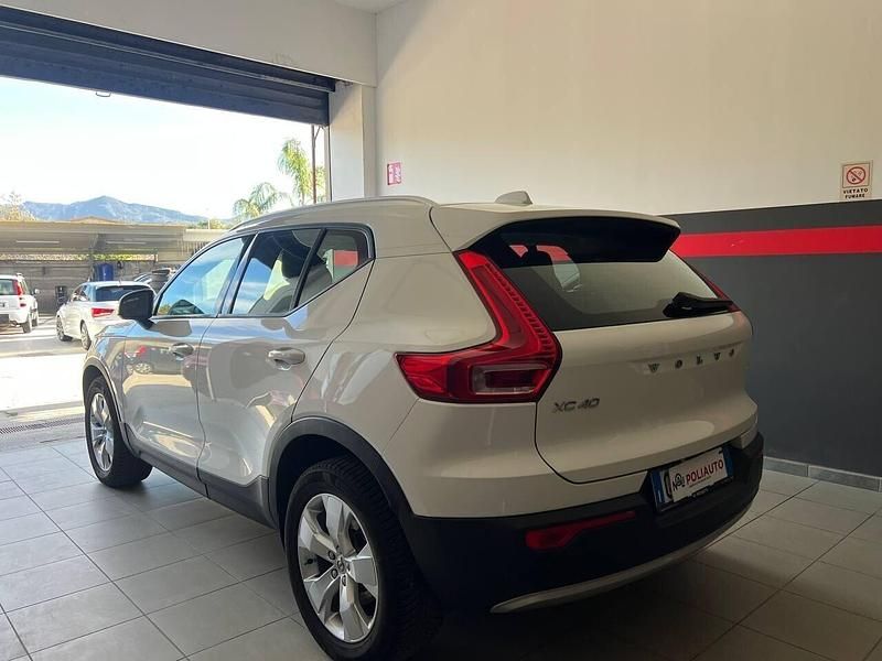Usata Volvo XC40 Momentum 129 CV (94 kW) 2021 Bianco SUV