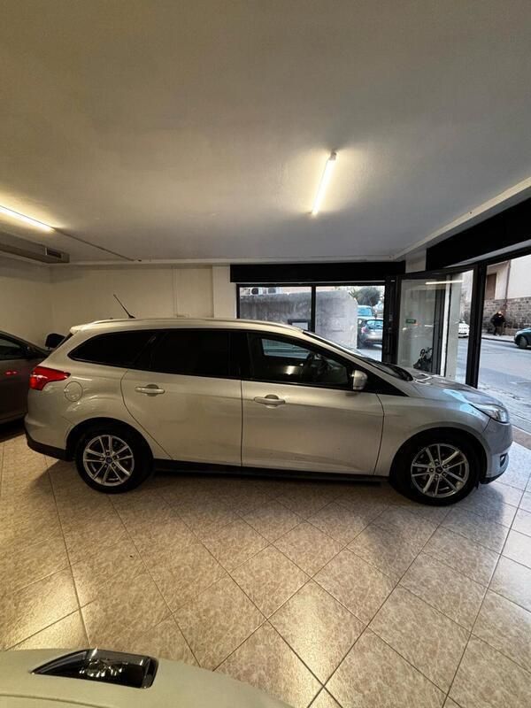 Usata Ford Focus 119 CV (87 kW) 2017 Grigio Station wagon