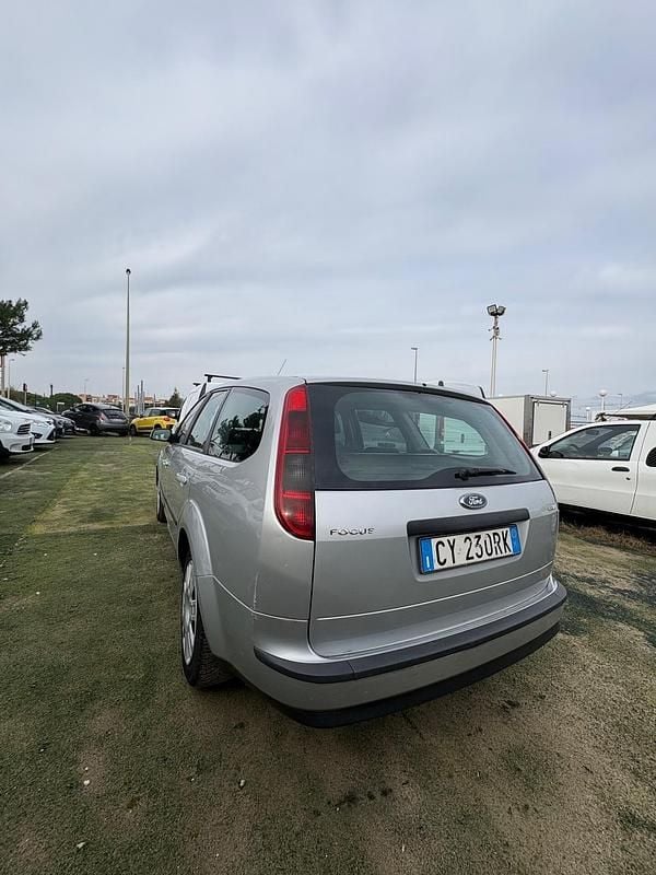 Usata Ford Focus S 90 CV (66 kW) 2005 Grigio Station wagon