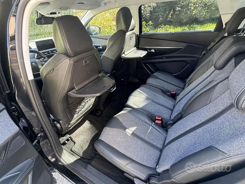 Usata Peugeot 5008 Allure 131 CV (96 kW) 2020 Nero SUV