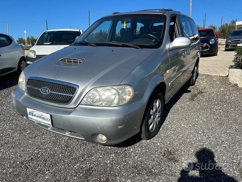 Usata Kia Carnival Family 144 CV (105 kW) 2006 Grigio Monovolume