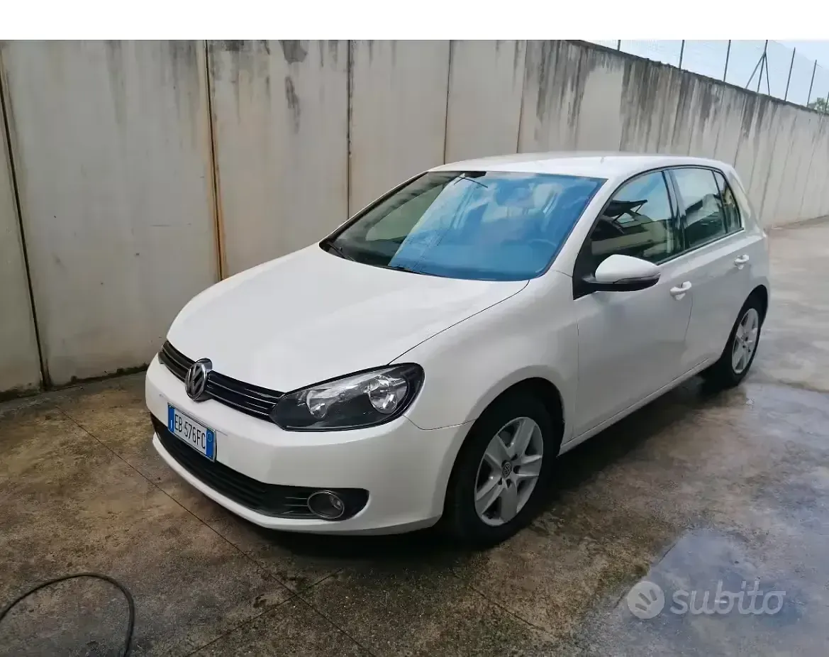 Usata VW Golf VI 102 CV (75 kW) 2011 Bianco Utilitaria