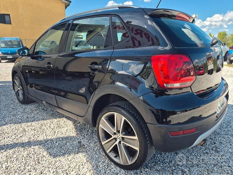 Usata VW Polo Cross 90 CV (66 kW) 2011 Nero Utilitaria