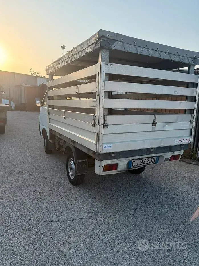 Begagnad Piaggio Porter 61 HK (44 kW) 2003