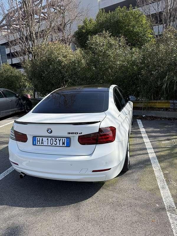 Usata BMW 320 Gran Turismo 184 CV (135 kW) 2013 Berlina