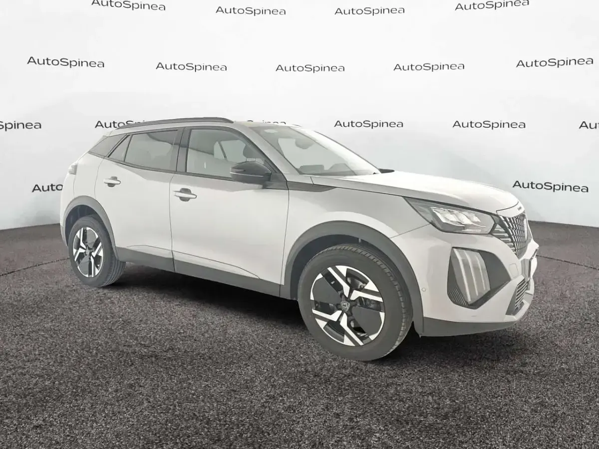 Usata Peugeot 2008 Allure 145 CV (106 kW) 2025 Grigio SUV