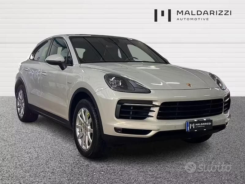 Usata Porsche Cayenne 462 CV (339 kW) 2022 Bianco SUV