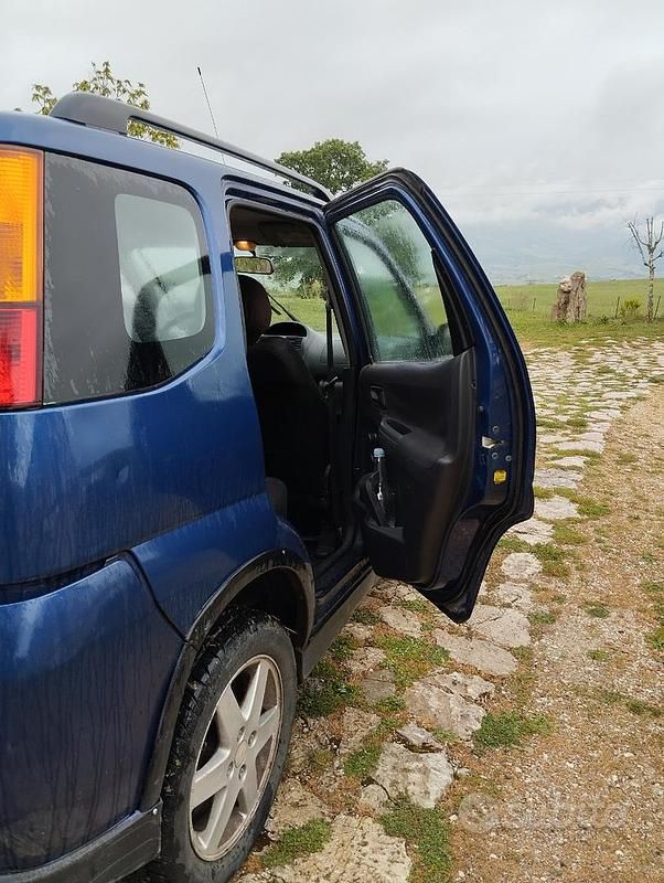 Usata Suzuki Ignis 83 CV (61 kW) 2004 Blu Utilitaria
