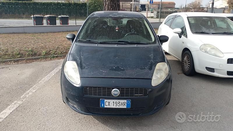 Usata Fiat Grande Punto 75 CV (55 kW) 2005 Blu Utilitaria