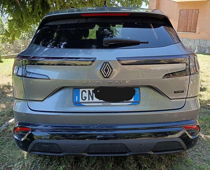 Usata Renault Austral Techno 131 CV (96 kW) 2023 Grigio SUV