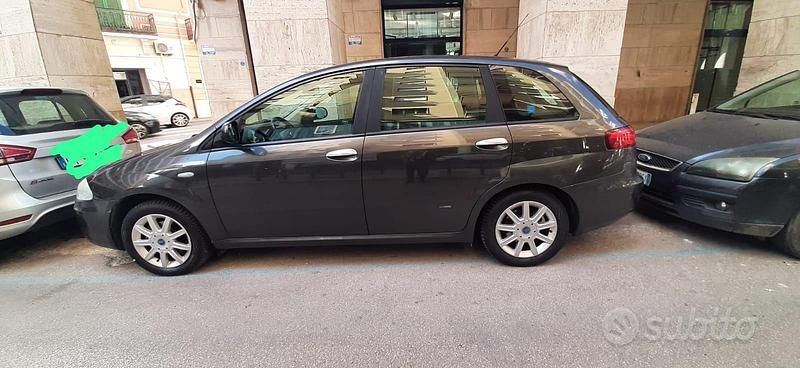 Usata Fiat Croma 140 CV (102 kW) 2005 Grigio Station wagon