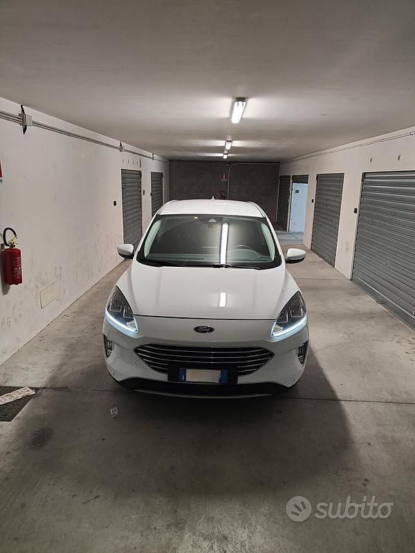 Usata Ford Kuga Titanium 120 CV (88 kW) 2021 Bianco SUV