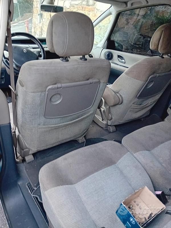 Usata Renault Espace 150 CV (110 kW) 2003 Grigio Monovolume