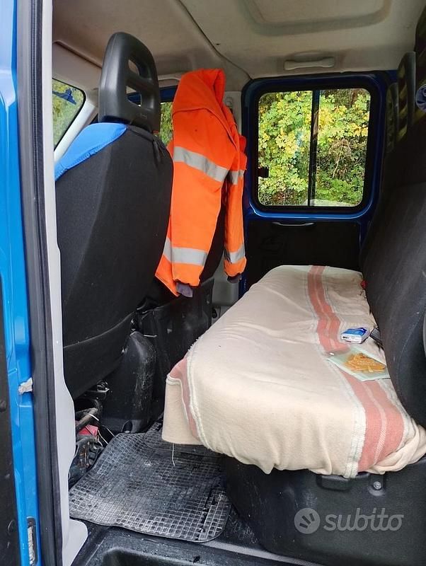 Usata Iveco Daily 126 CV (92 kW) 2018 Blu