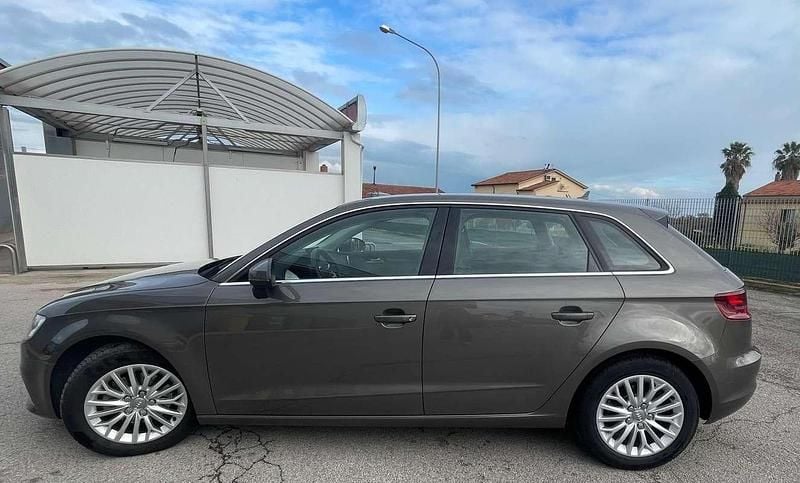 Usata Audi A3 Ambiente 110 CV (80 kW) 2015 Bronzo Berlina