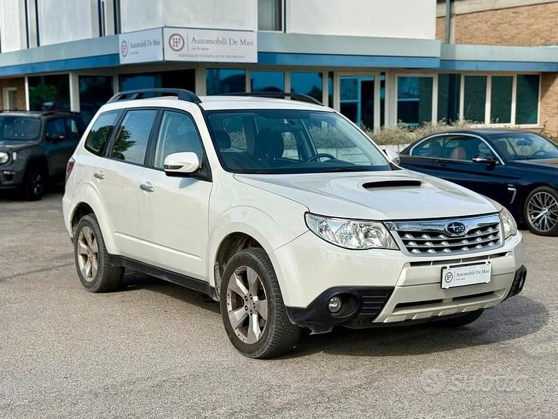 Usata Subaru Forester Trend 147 CV (108 kW) 2012 Bianco SUV