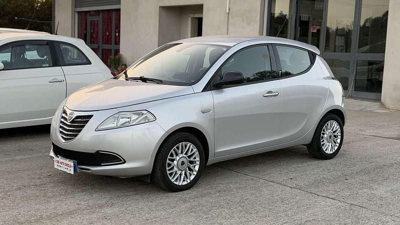 Usata Lancia Ypsilon Gold 95 CV (69 kW) 2015 Other Utilitaria