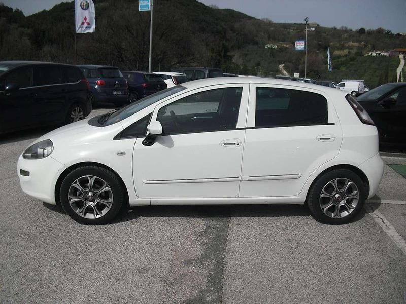 Usata Fiat Punto Lounge 84 CV (61 kW) 2015 Bianco Utilitaria