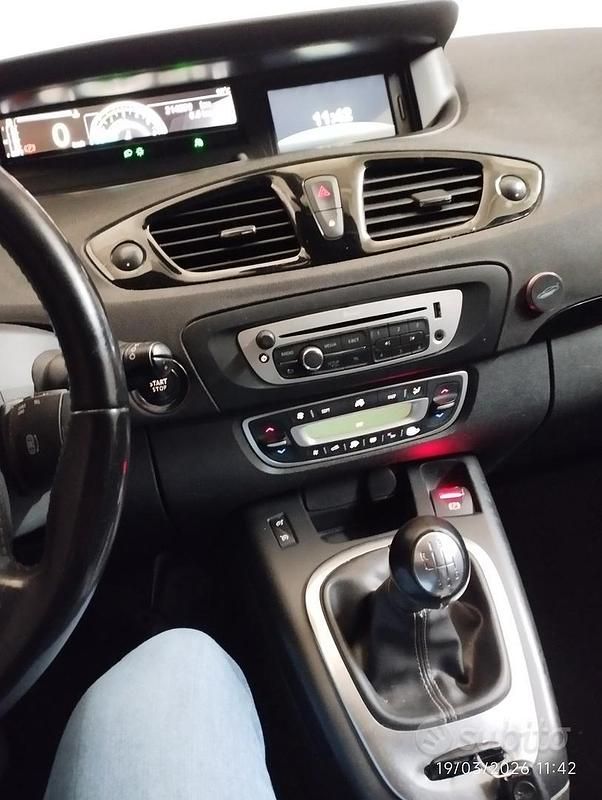 Usata Renault Scénic III 110 CV (80 kW) 2014 Marrone Monovolume