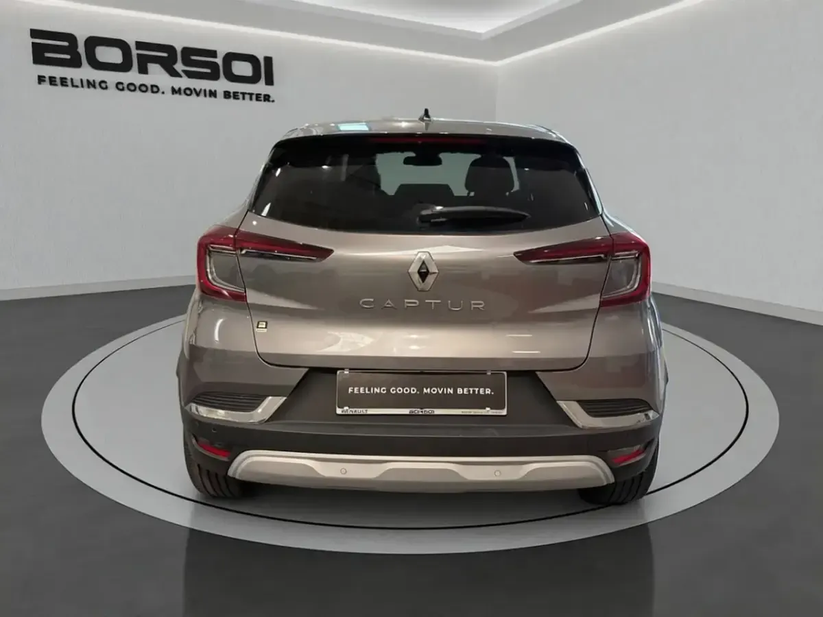 Usata Renault Captur Intens 101 CV (74 kW) 2023 Grigio medio tetto nero SUV