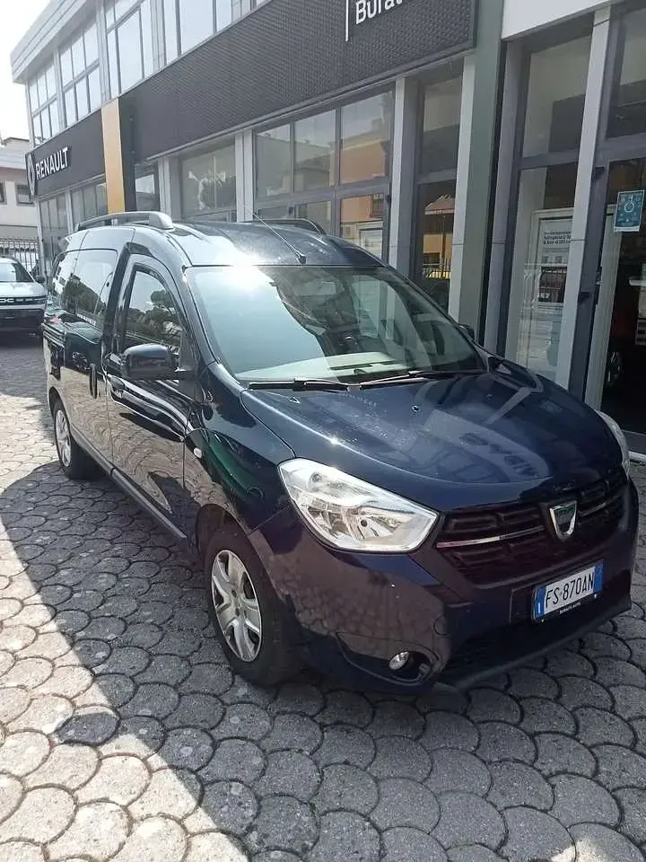 Usata Dacia Dokker Comfort 102 CV (75 kW) 2019 Blu/azzurro Monovolume