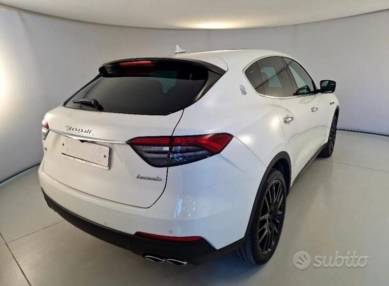 Usata Maserati Levante 275 CV (202 kW) 2020 Bianco SUV