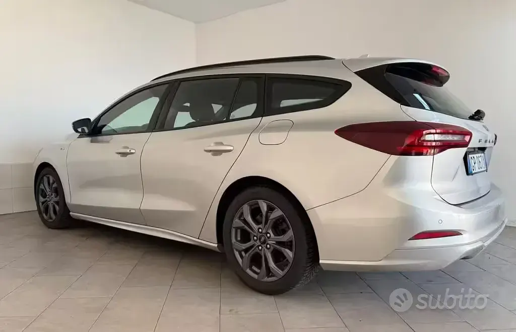 Usata Ford Focus ST-Line X 155 CV (114 kW) 2023 Grigio Station wagon