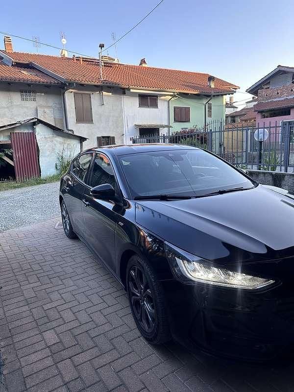 Usata Ford Focus ST-Line 125 CV (91 kW) 2022 Nero Berlina