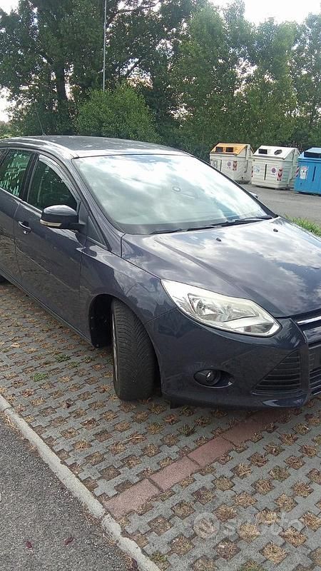 Usata Ford Focus 125 CV (91 kW) 2012 Verde Station wagon