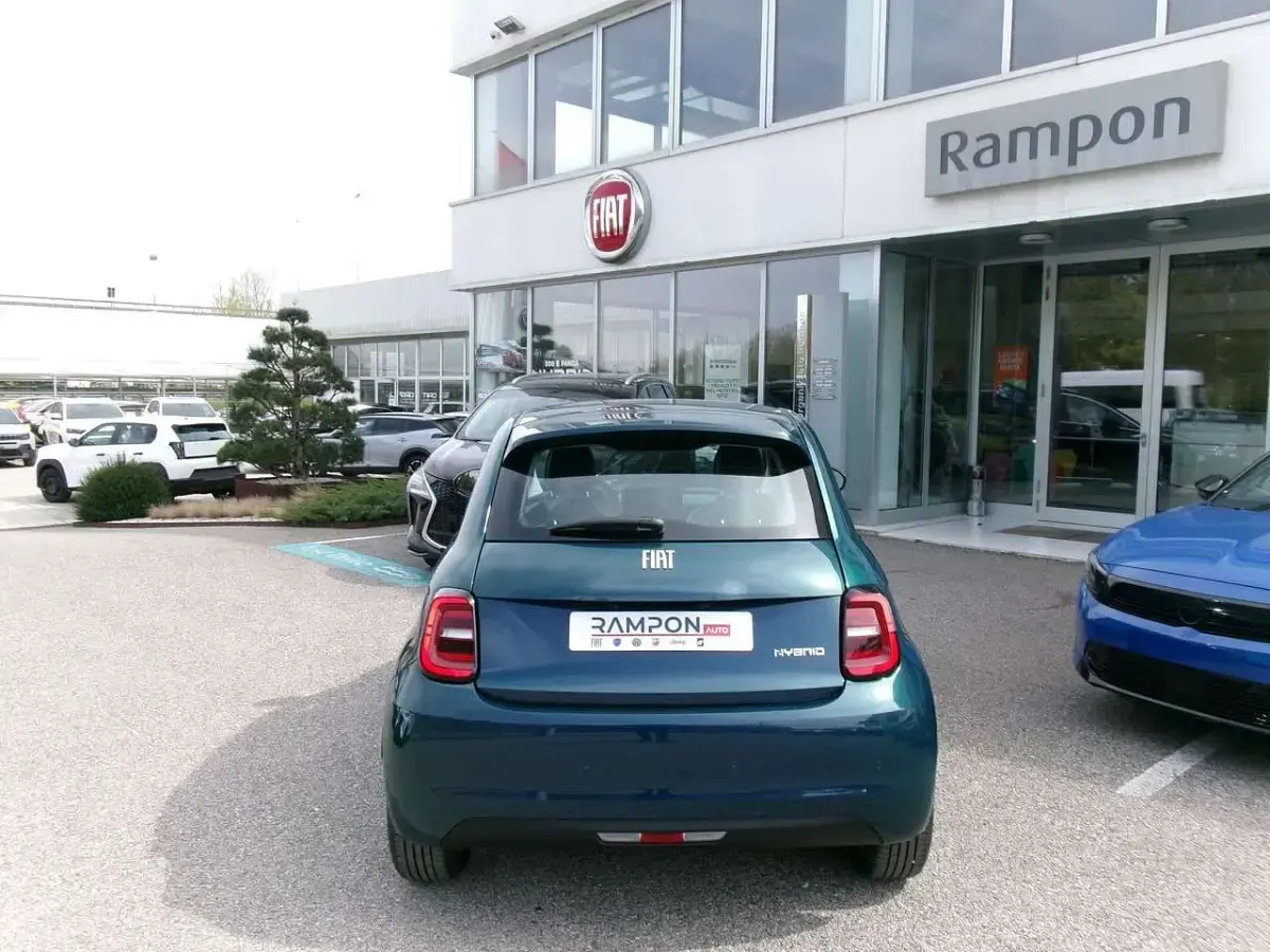 Nuova Fiat 500 Icon 65 CV (47 kW) 2026 Blu/azzurro Berlina