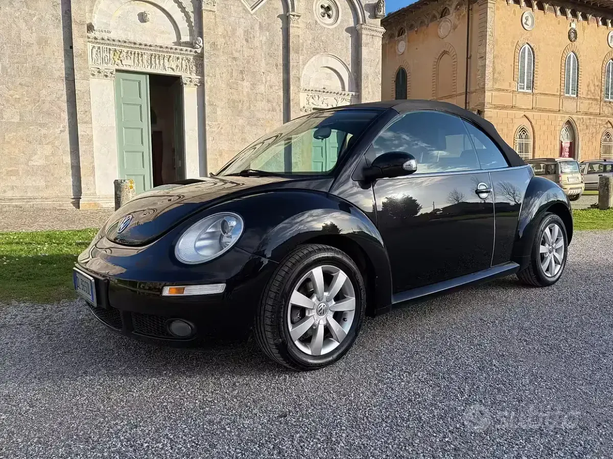 Usata VW New Beetle 105 CV (77 kW) 2008 Nero Utilitaria