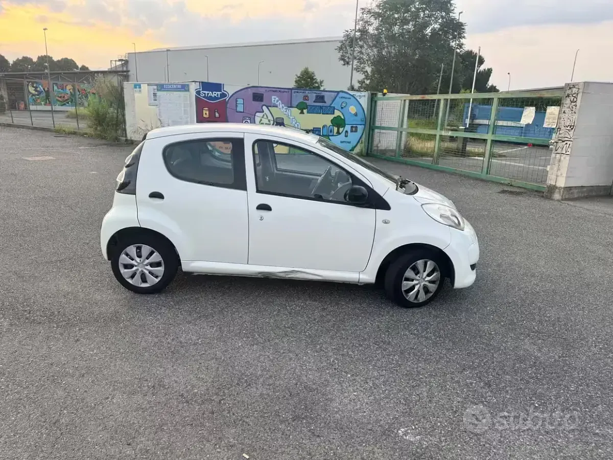 Usata Citroën C1 68 CV (50 kW) 2012 Bianco Utilitaria