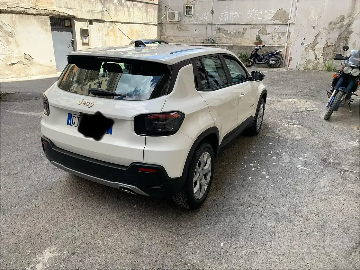 Usata Jeep Avenger 101 CV (74 kW) 2025 Bianco SUV