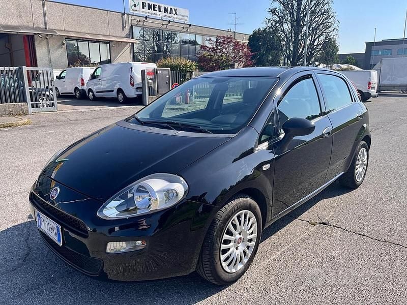 Usata Fiat Punto Street 95 CV (69 kW) 2018 Nero Utilitaria