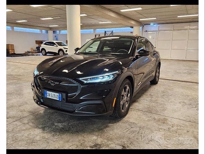 Agate black Usata 2023 Ford Mustang Mach-E Extended Range SUV | 41.990 € (Buon prezzo) - Immagine 1/4