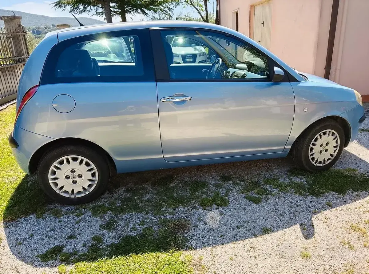 Usata Lancia Ypsilon 60 CV (44 kW) 2006 Utilitaria