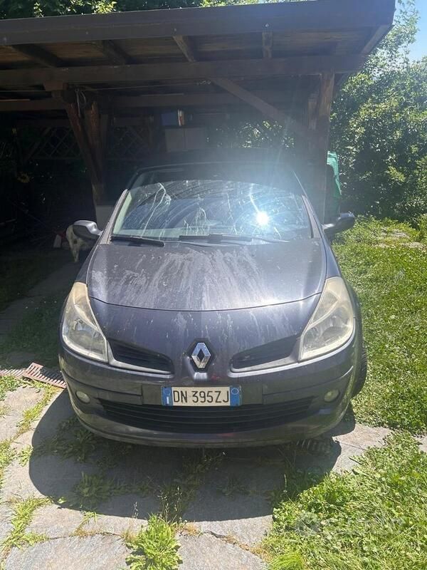 Nero Usata 2008 Renault Clio II Due volumi | 1950 € (Buon prezzo) - Immagine 1/4