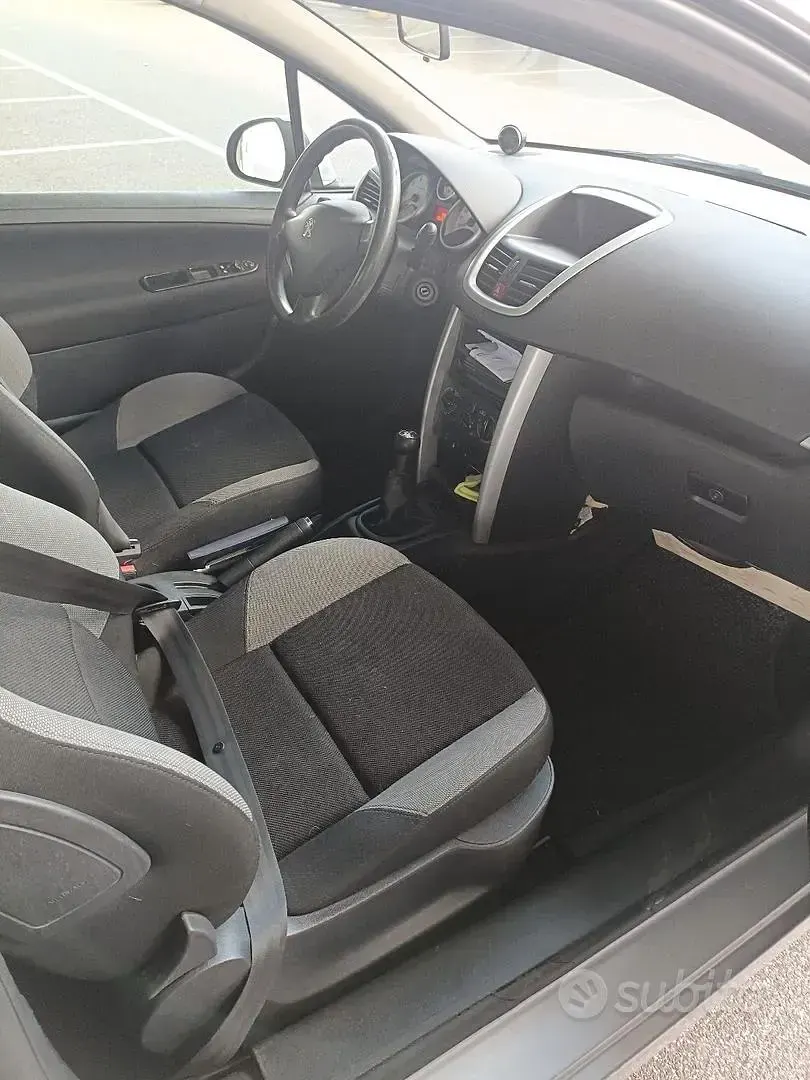 Usata Peugeot 207 75 CV (55 kW) 2007 Grigio Berlina
