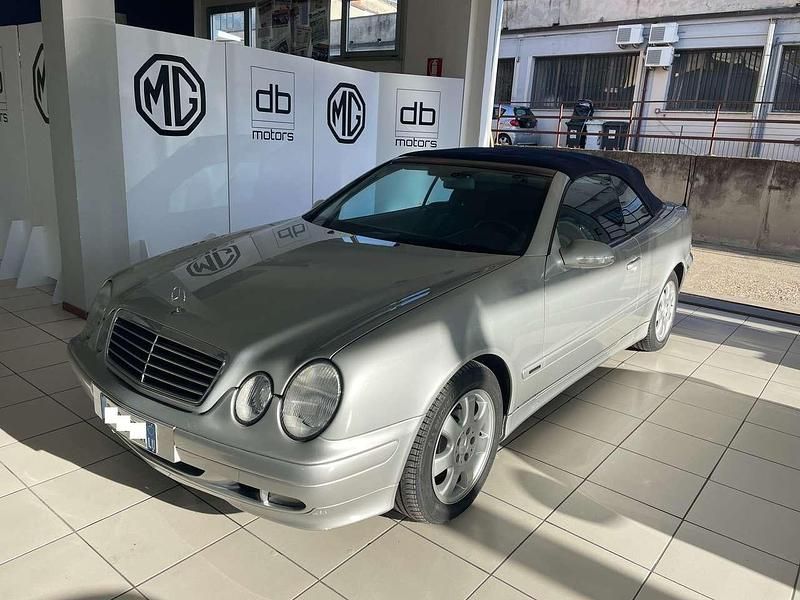 Usata Mercedes CLK200 Avantgarde 192 CV (141 kW) 2000 Argento Cabrio
